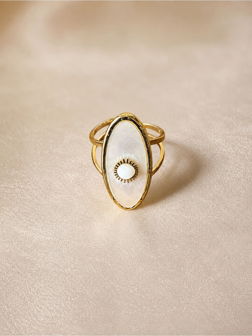 French Vintage Inspired Style Ring - 18K Gold Plated Stainless Steel- Oval.